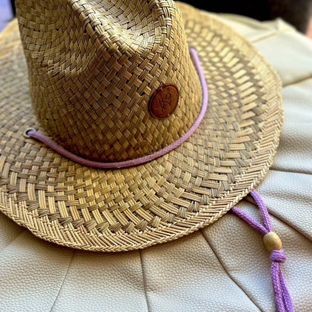 ROXY straw beach sun hat with purple tie
